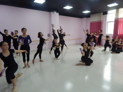 七色光十周年篇：教師舞蹈排練——連云港市舞蹈學校與七色光少兒舞蹈學校的藝術融合